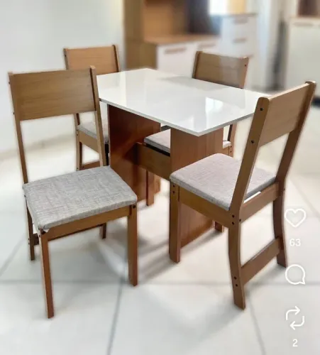 Mesa de Jantar Com 4 Cadeiras (Produto Novo)