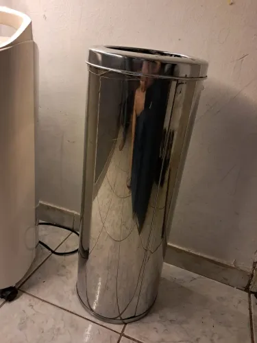 Lixeira de aço inox 68cm