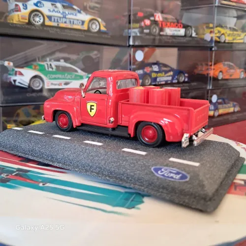 Miniaturas colecionáveis escala 1:43