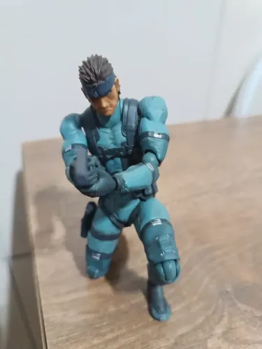 FIGMA SOLID SNAKE FIGMA V1 - METAL GEAR SOLID - COMPLETO