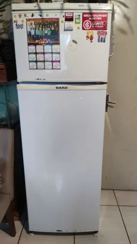 Geladeira Dako...em ótimo estado
