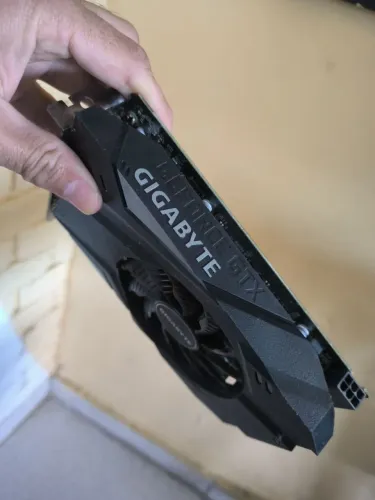 Nvidia GeForce 1656 4GB rev2.0 Gigabyte Placa de Vídeo (usada)