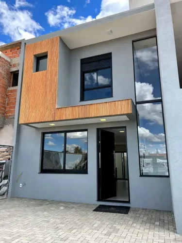 Casa de condomínio sobrado para venda tem 134 metros quadrados com 3 Suítes (aceita permut
