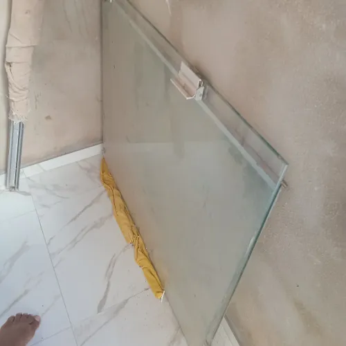 Janela de vidro usada em boas condições