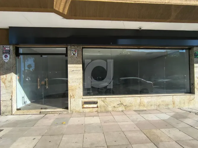 Loja com vitrine na Av. João Corrêa, 130m² - Centro de São Leopoldo