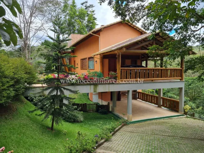 Casa (Em condomínio), com 4 quartos e 5 banheiros à Venda, 2800 m² em Domingos Martins/ES