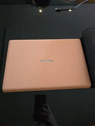 Notebook - super conservado - comprei minha filha, ela nao usar resolvi vender.