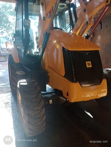 Retro escavadeira JCB 3cx ar condicionado ano 2021