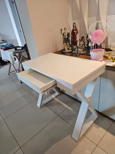 Escrivaninha com gaveta 90x50