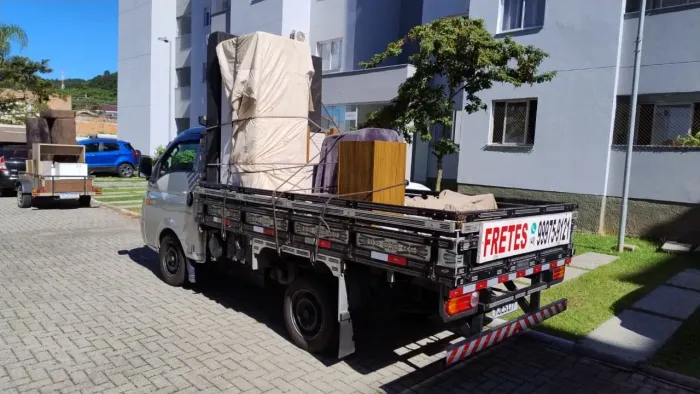 Fretes Hyundai HR carroceria 