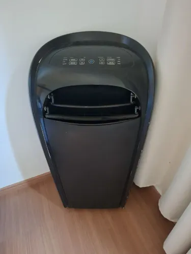 Ar-condicionado Portátil Midea, Usado Funcionando - Sem Mangueira e Acessórios