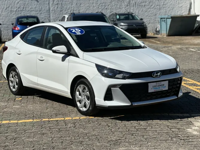 Hyundai HB20S Comfort Plus 1.0 Flex 12V Mec. 2025