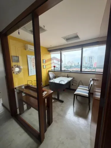 Conjunto Comercial à Venda | 80 m² Úteis | 2 Vagas de Garagem