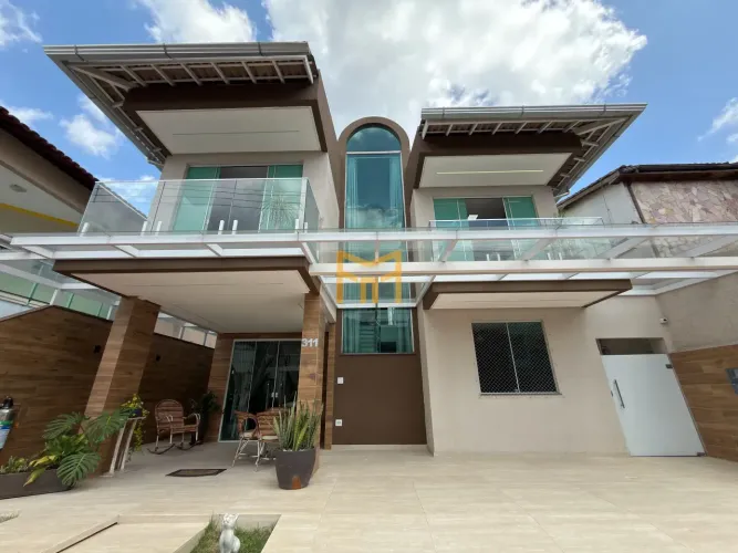 Casa à venda no Condomínio Cidade Jardim 1 | 3 suítes | 302 m² | Energia solar