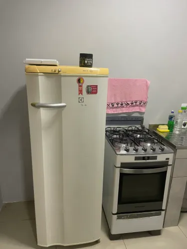 Alugo kitnet mobiliada