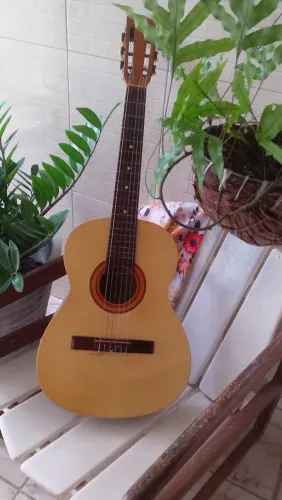 Violão com mais 30 anos da marca tonante REF 104