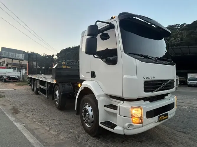 Volvo VM 260 8x2R Prancha 2011
