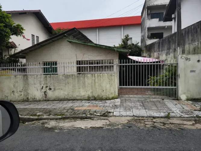Imóvel para venda possui 282 metros quadrados em Fazendinha - Itajaí - SC