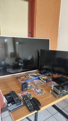 Vendo ou troco TVs 