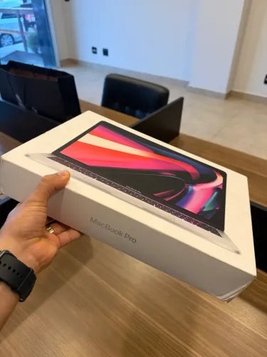 Macbook pro M1 256gb ssd 8gb ram