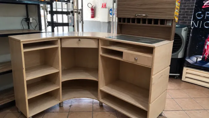 Balcão Comercial de Atendimento em MDF com Gavetas e Prateleiras