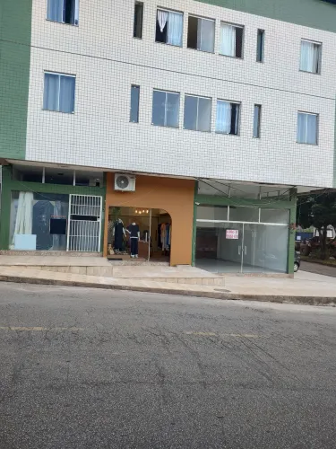 ALUGO 2 LOJAS, sendo 1 Esquina JOÃO MONLEVADE
