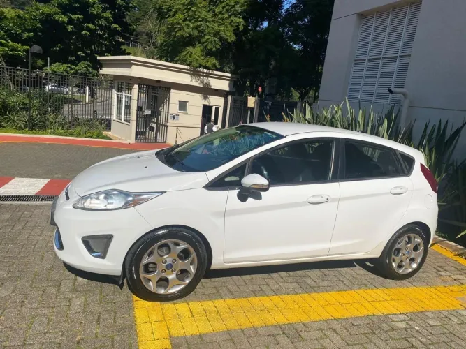 Ford Fiesta SE 1.6 16V Flex 5P 2013
