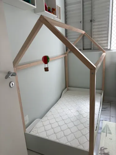 Cama Montessoriana Júnior com colchão e protetor de colchão 