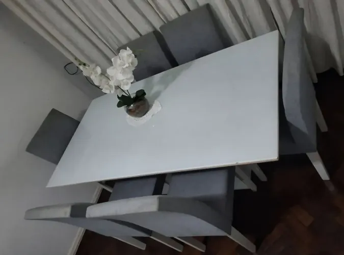 Mesa de jantar branca + 6 cadeiras