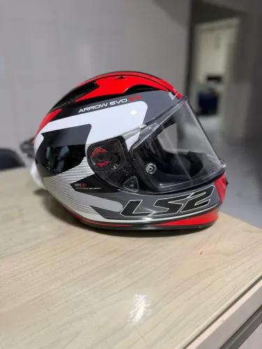 Capacete LS2 EVO 2.0 Tam. 62 + Viseira Escura Reserva - Excelente Estado