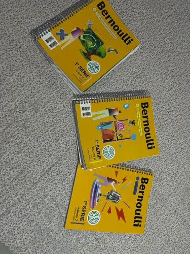 Livros bernoulli 100 reais cada 