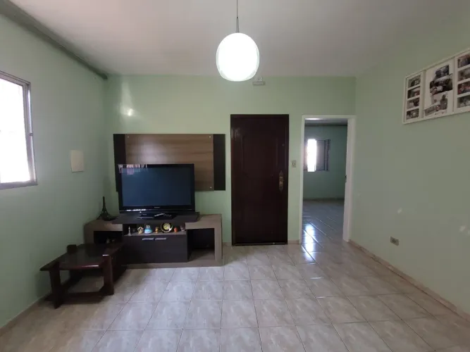 IMÓVEL COM 2 CASAS À VENDA (VILA INDUSTRIAL).