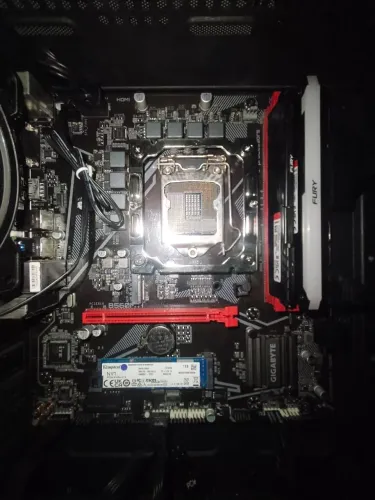 Gigabyte B560M H LGA1200 DDR4 ? COM DEFEITO