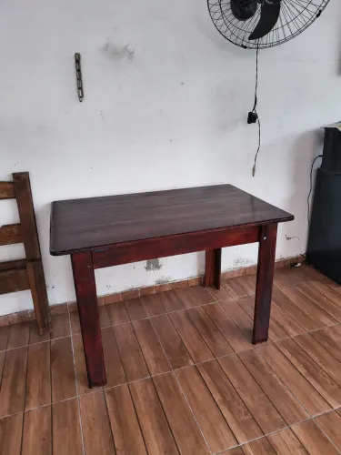 Mesa de angelim