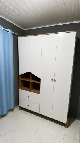 Guarda-roupa Henn Ternura Branco e Jequitibá de bebê