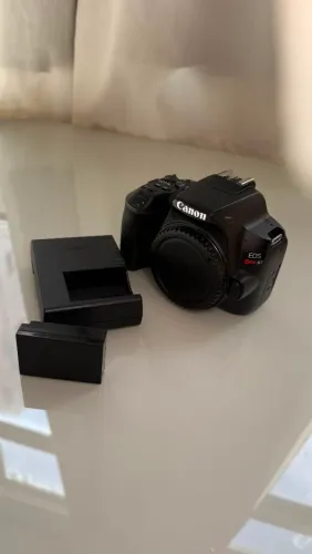 Câmera APSC Canon SL3, 24.1 MP, Gravação 4K + Acessórios Originais