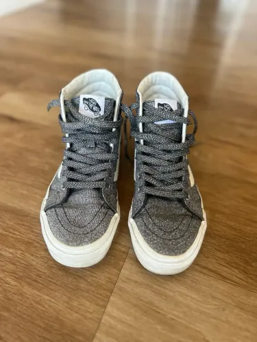 TÊNIS VANS ORIGINAL POUQUÍSSIMO USADO. ESTILO BOTINHA COM BRILHO