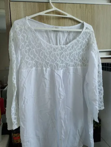 Blusa com Renda (Grife Sly)
