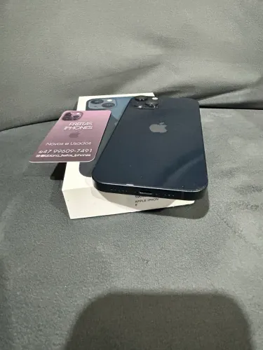 iPhone 13 com apenas 1 ano de uso