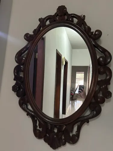 Espelho com moldura sucupira