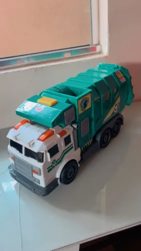 Caminhão de lixo ( brinquedo)