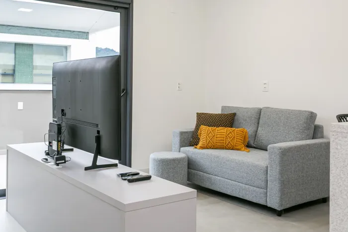 Apartamento cobertura mobiliado no bairro Saco Grande.