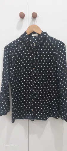 Camisa manga longa poá
