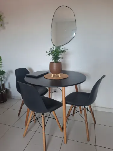 Mesa retro com 4 cadeiras