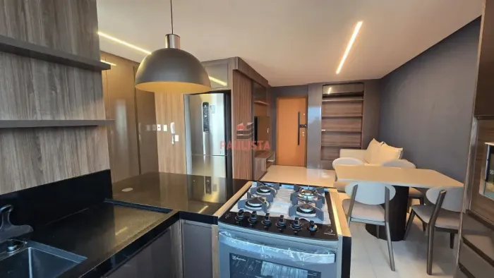 Apartamento Espaçoso com 168 m², Sol da Manhã e 2 Vagas Demarcadas na Pompeia Santos/SP