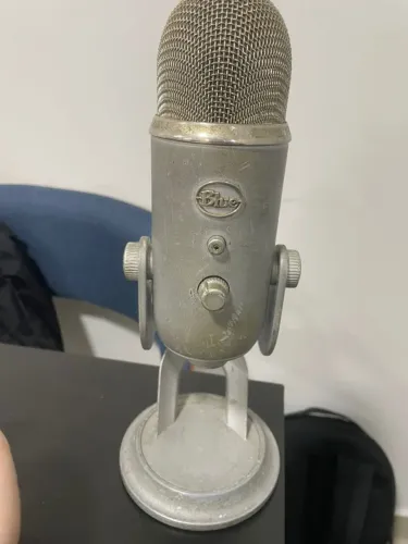 BLUE YETI ( funciona perfeito apenas esta velho )