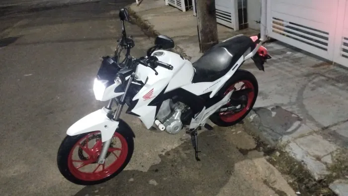Cb Twister 250 2016 tudo ok