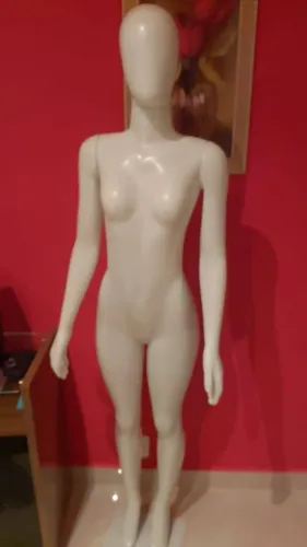 Manequim feminino 