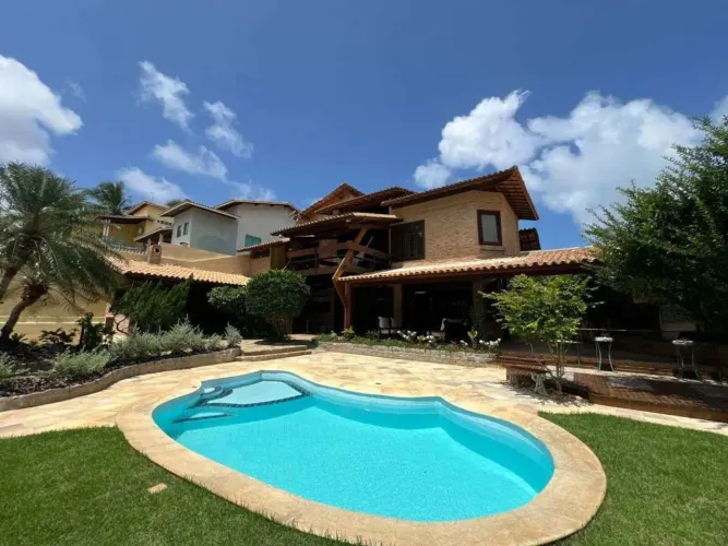 Casa Águas de Jaguaribe 5 Suítes 450m² luxo em Cond. Reg. Patamares Piatã