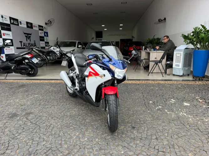 Honda - CBR 250 R
